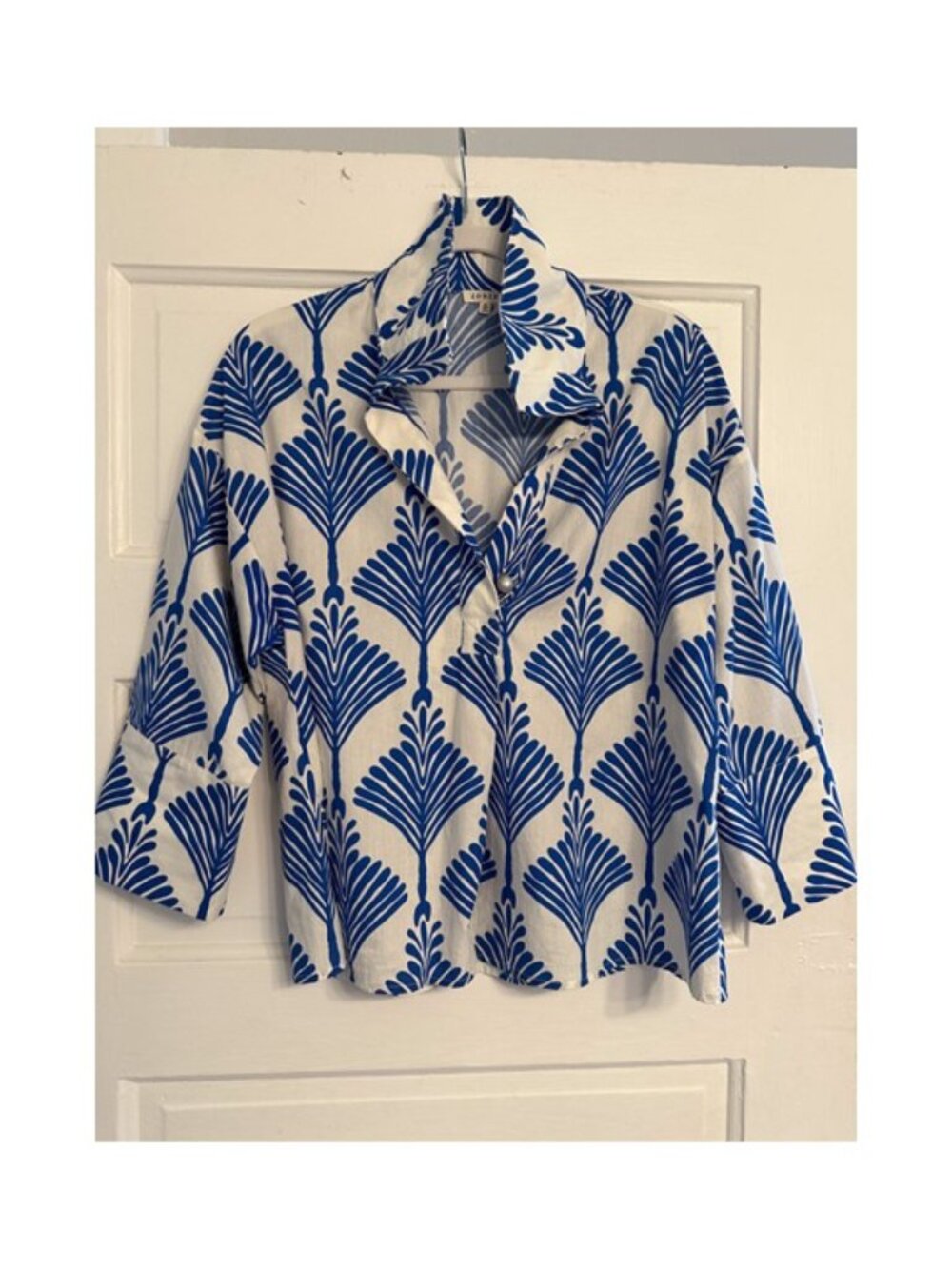 Jodifl. Blue and White Leaf Pattern Blouse with Pearl Button Details. Size M.